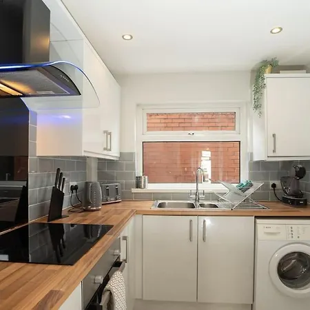 Cozy Townhouse, Walking Distance To Belfast City Exterior foto