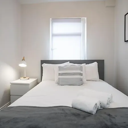 Cozy Townhouse, Walking Distance To Belfast City Exterior foto