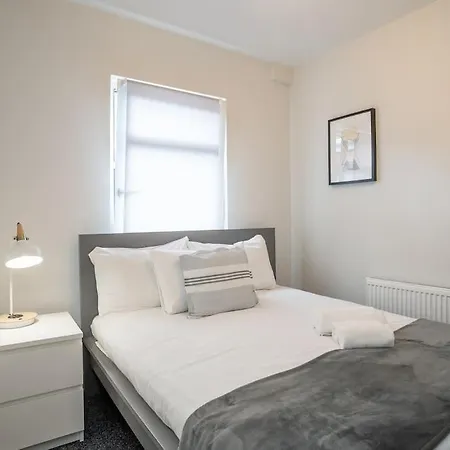 Cozy Townhouse, Walking Distance To Belfast City Exterior foto