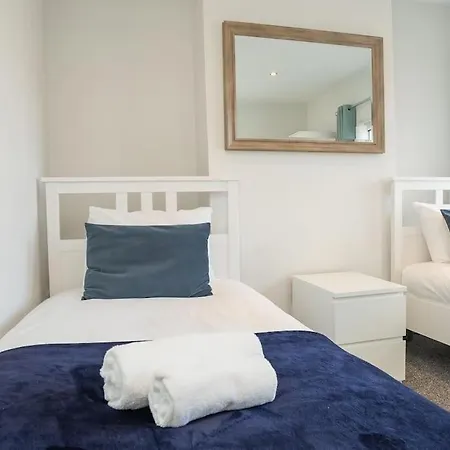 Cozy Townhouse, Walking Distance To Belfast City Exterior foto