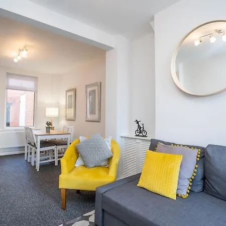 Cozy Townhouse, Walking Distance To Belfast City Exterior foto