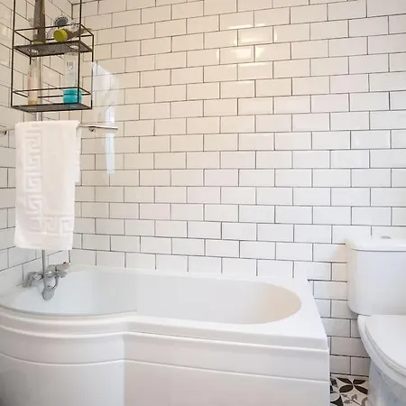 Cozy Townhouse, Walking Distance To Belfast City Exterior foto