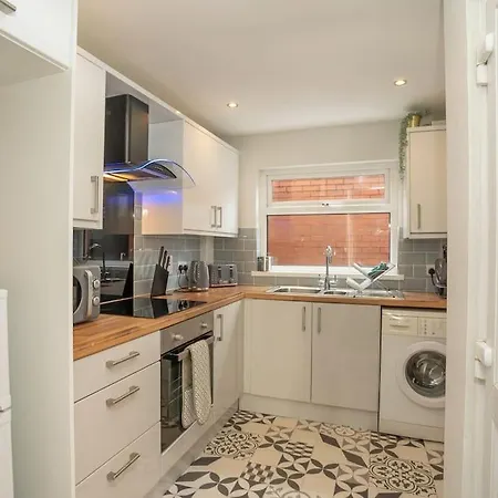 Cozy Townhouse, Walking Distance To Belfast City Exterior foto