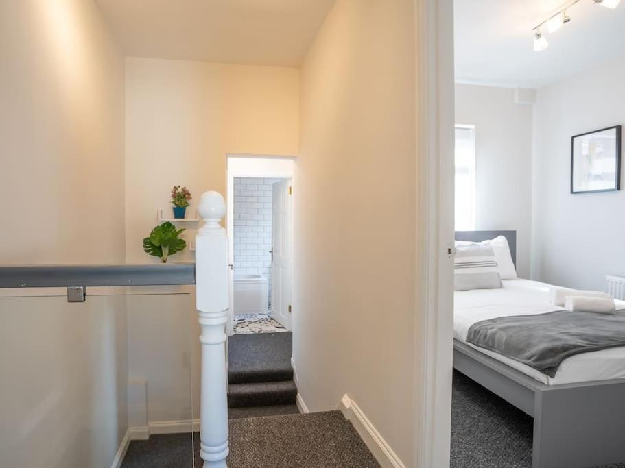 Holiday home Cozy Townhouse, Walking Distance To Belfast