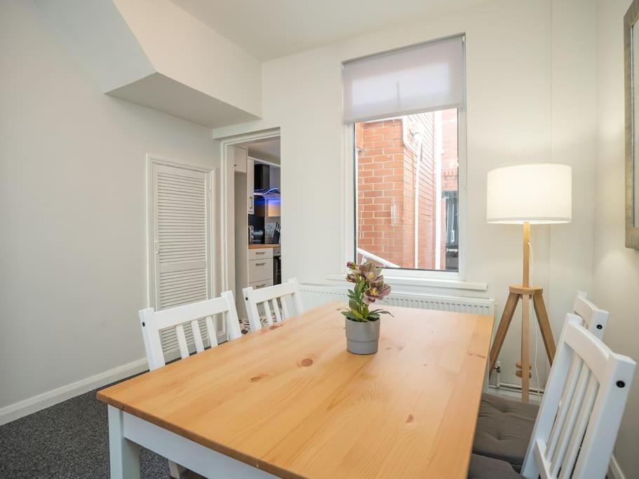 Cozy Townhouse, Walking Distance To Holiday home *