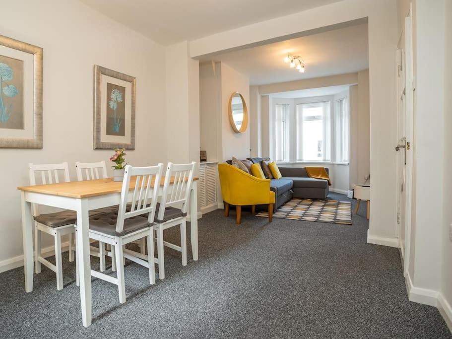 Holiday home Cozy Townhouse, Walking Distance To Belfast
